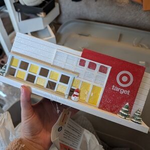 Target bullseye house